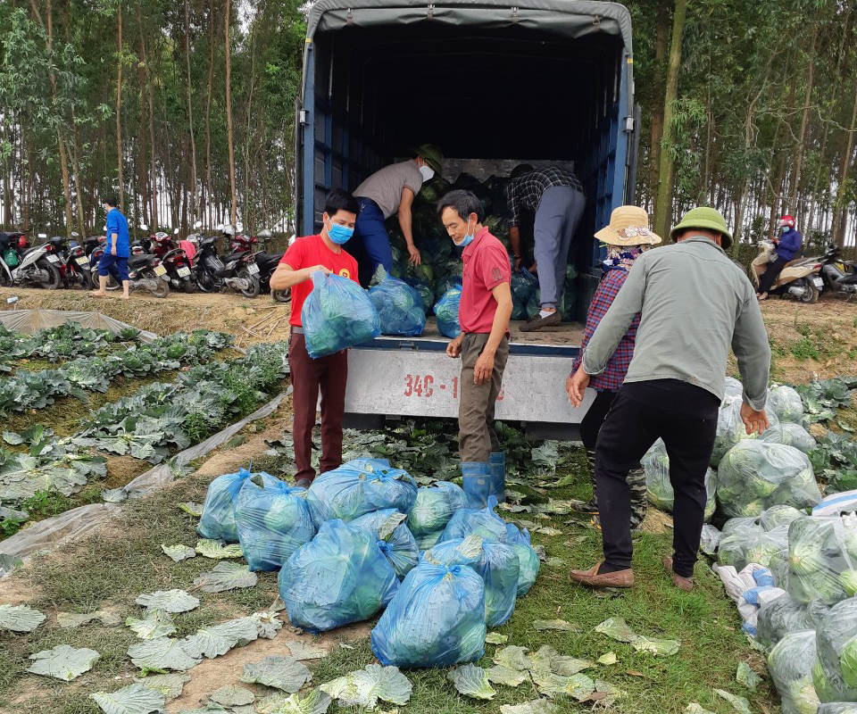 Những chuyến xe thiện nguyện trong vùng dịch